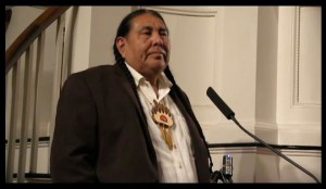 tom_goldtooth_recieving_gandhi_peace_award
